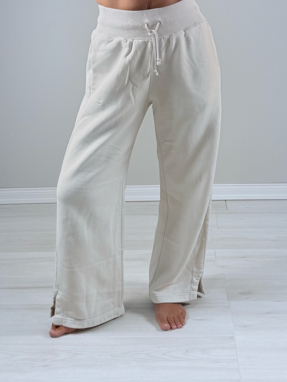 Nike Women's Cream Wide-Leg Drawstring Sweatpants Lounge Pants